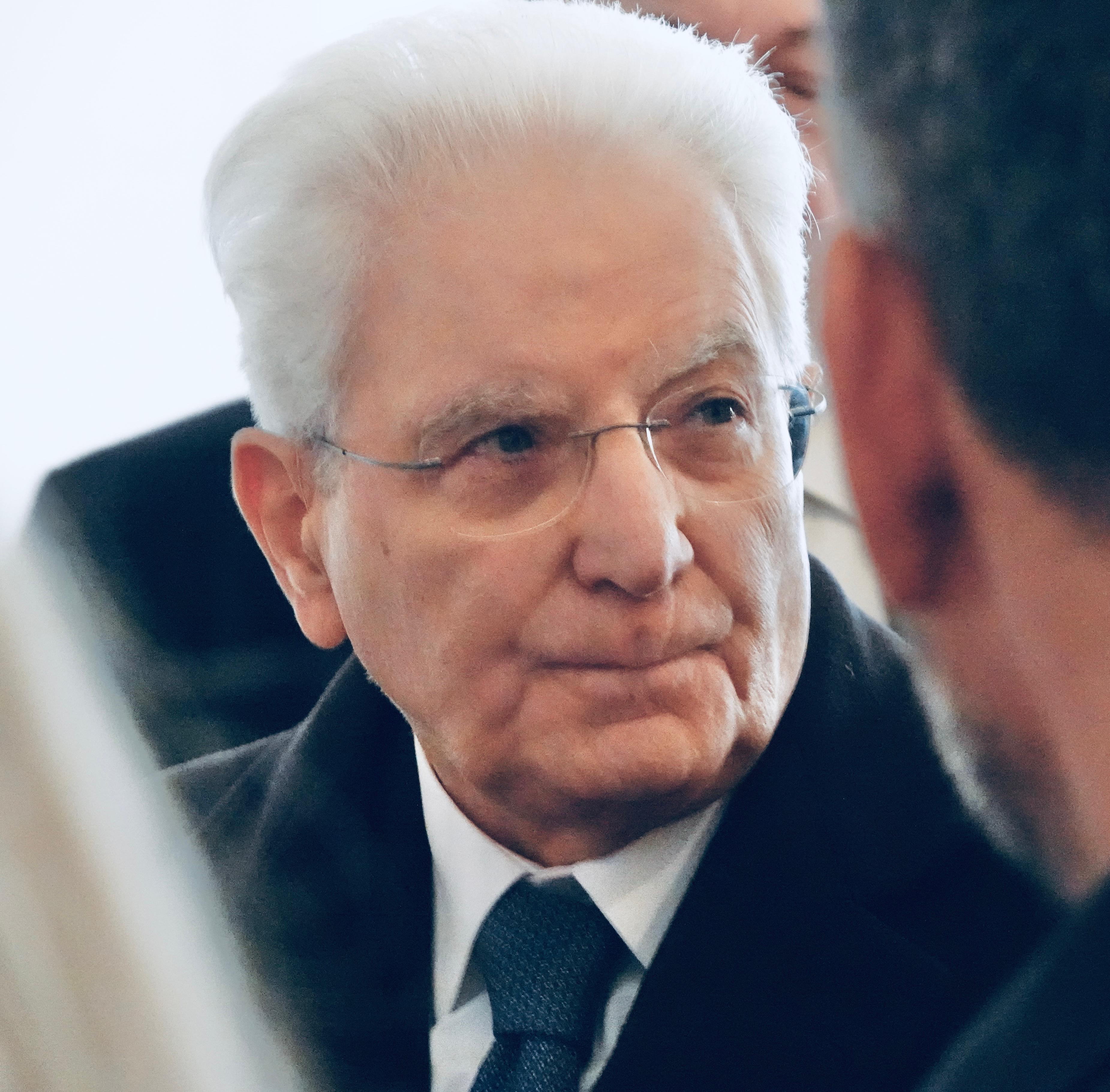 Galleria Il presidente della Repubblica Sergio Mattarella e il presidente della Regione Puglia Michele Emiliano alla mostra sulle stragi nazifasciste nella Guerra di Liberazione 1943-1945 - Diapositiva 2 di 17