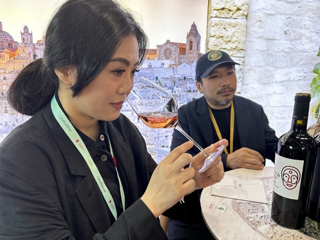Galleria Vinitaly 2026, seconda giornata: la Puglia accelera sull’export e rafforza le connessioni tra imprese e mercati internazionali - Diapositiva 4 di 9