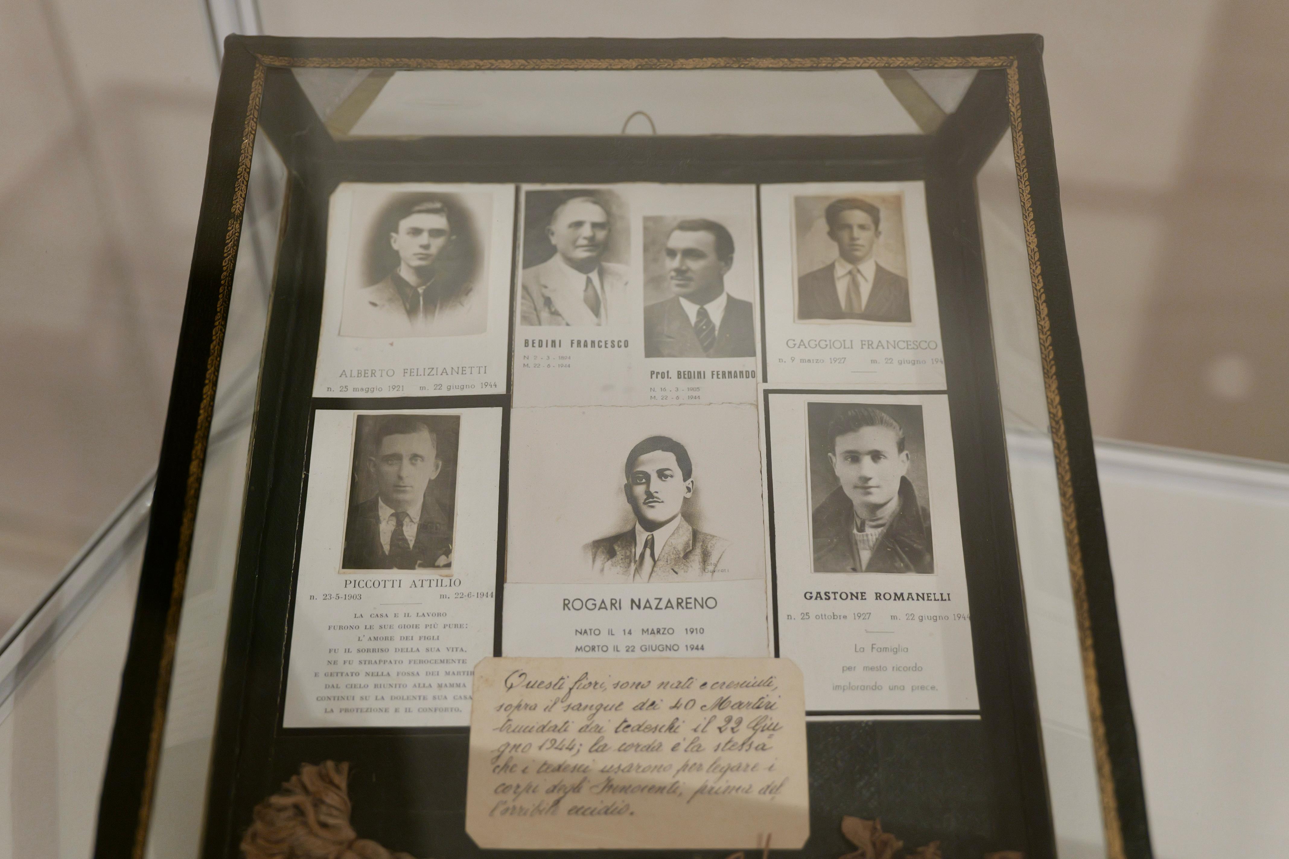 Galleria Il Presidente Emiliano al Castello Svevo di Bari per l’inaugurazione della mostra sulle stragi nazifasciste nella Guerra di Liberazione: “Anche così i pugliesi potranno celebrare la Giornata della memoria” - Diapositiva 1 di 12