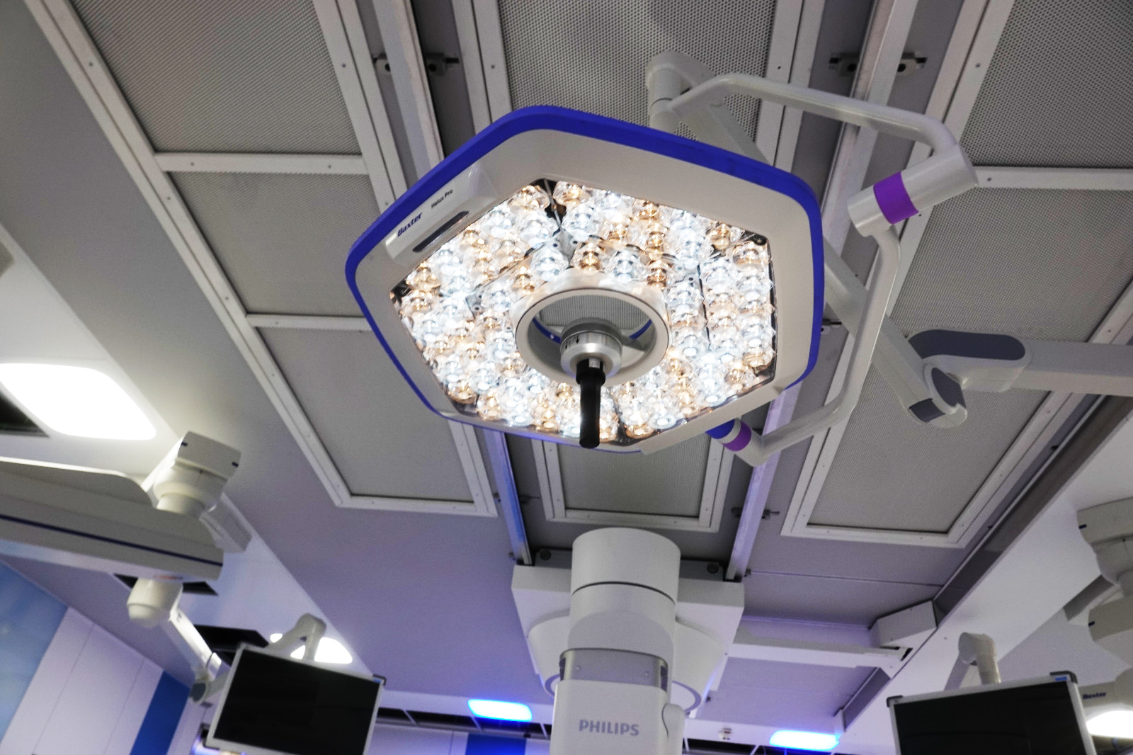 Galleria POLICLINICO DI FOGGIA, EMILIANO E PIEMONTESE INAUGURANO IL NUOVO BLOCCO OPERATORIO: 6 NUOVE SALE DI ULTIMA GENERAZIONE PER CARDIOCHIRURGIA, NEUROCHIRURGIA E RADIOLOGIA INTERVENTISTICA. - Diapositiva 19 di 22