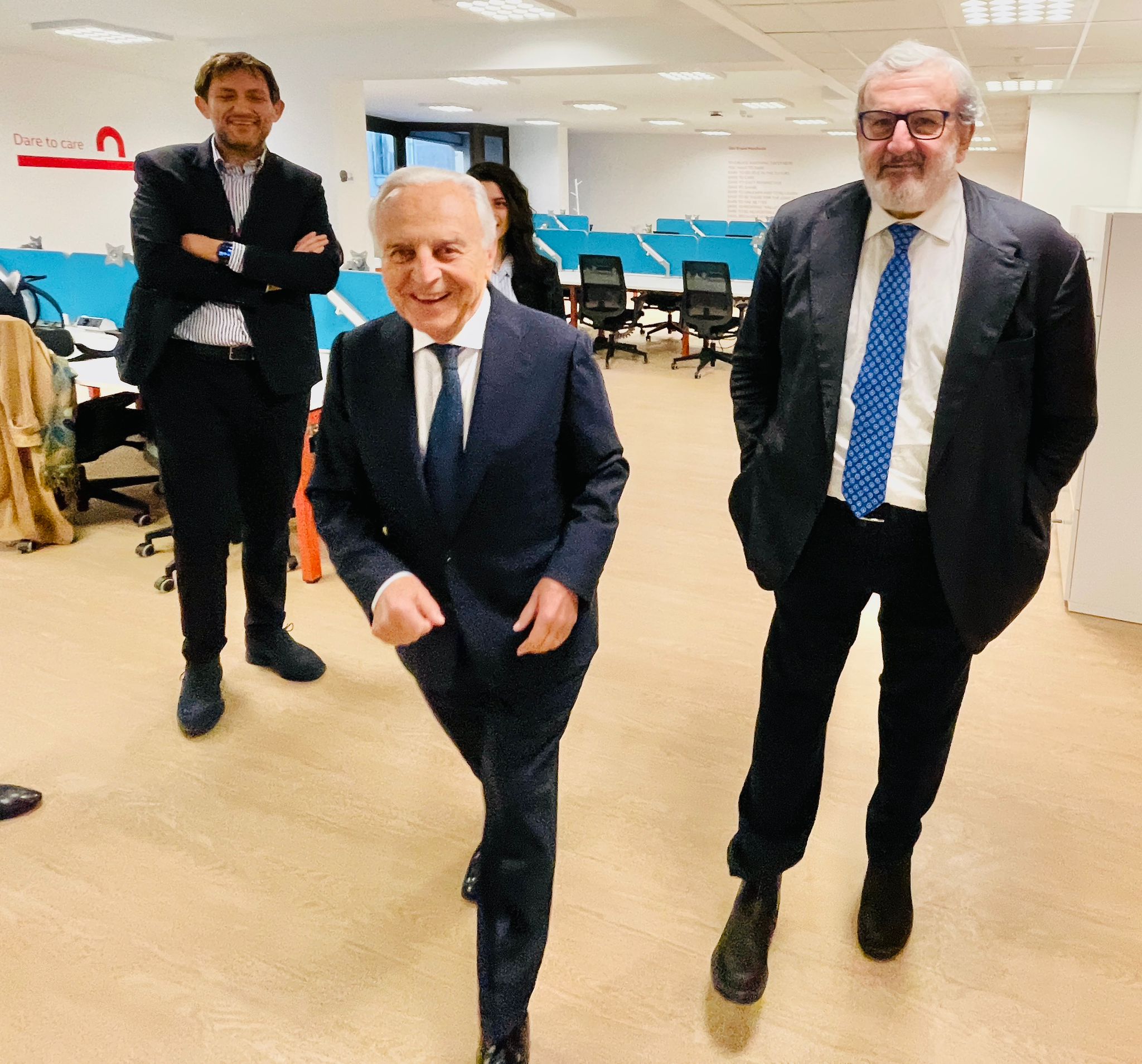 Galleria Emiliano incontra presidente e dipendenti  delle nuove sedi pugliesi della multinazionale BIP  “La Regione vuole trattenere i giovani  e crescere assieme alle nuove generazioni” - Diapositiva 2 di 8