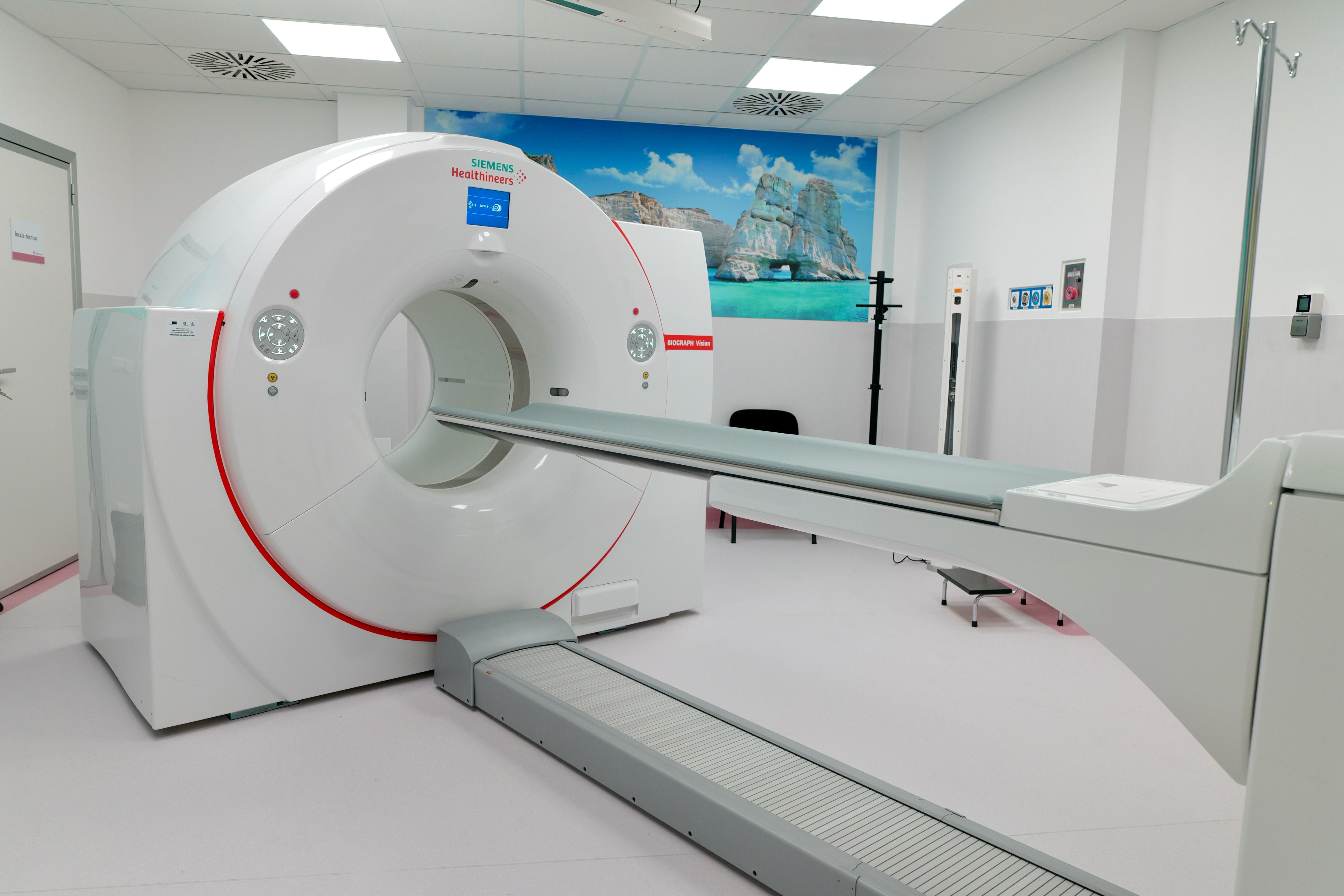 Galleria Emiliano a Barletta per la nuova Pet-Tac digitale, una delle più moderne d'Italia: “Sono qui per ringraziare gli operatori sanitari” - Diapositiva 9 di 12