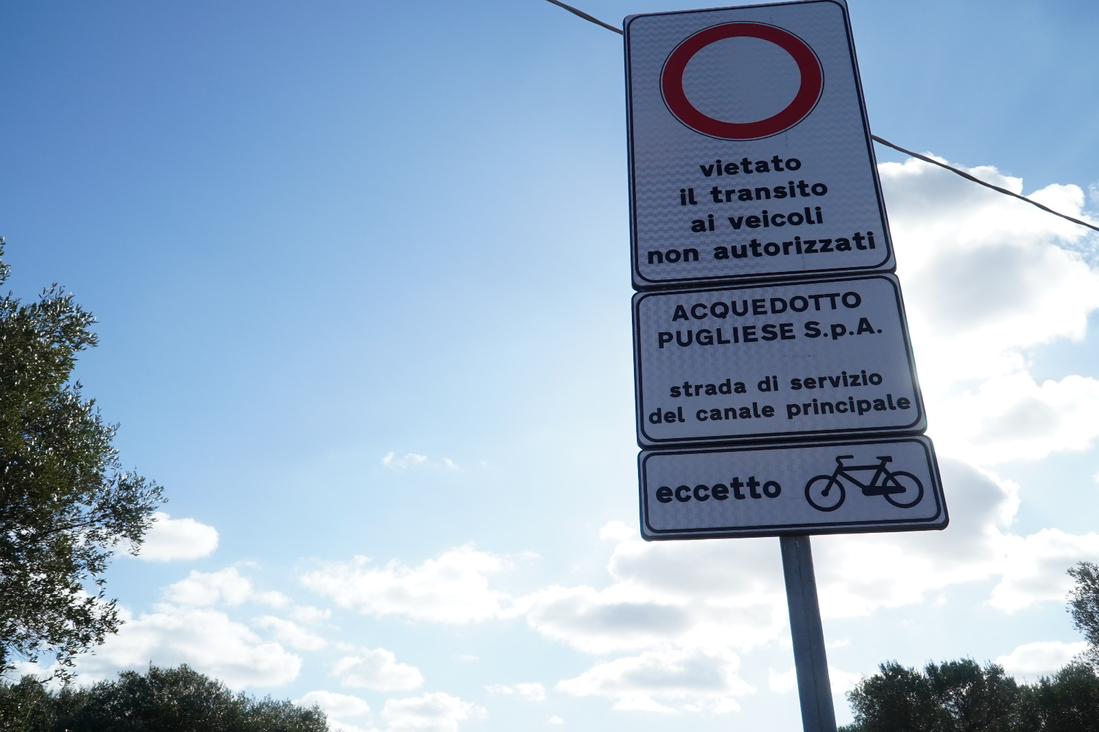 Galleria Nasce la Ciclovia dell’acqua: quattro nuove tratte, con 190 chilometri per innamorarsi del più grande fiume di Puglia - Diapositiva 2 di 16