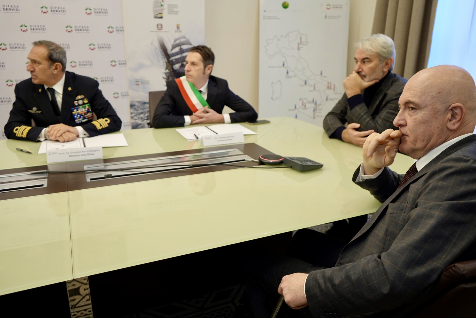 Galleria Patrimonio immobiliare della Difesa: firmato a Roma, presso la sede di Difesa Servizi, il Protocollo d’intesa per la valorizzazione ad uso duale del Castello Svevo di Vieste (Fg) - Diapositiva 7 di 20